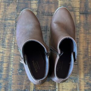 Arizona Jean Co. brown ankle boots, Size 7